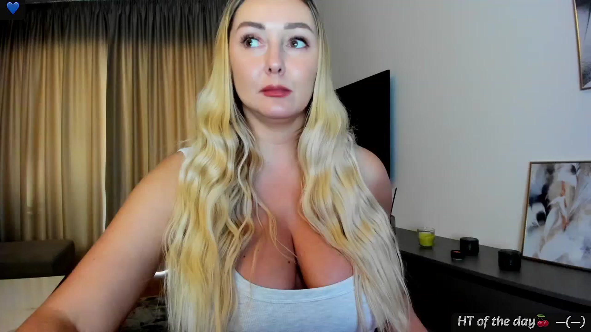 Gallery image thumbnail from Mi_Ha's myfreecams stream on, 06/06/2025, 15:39 image 7 of 20