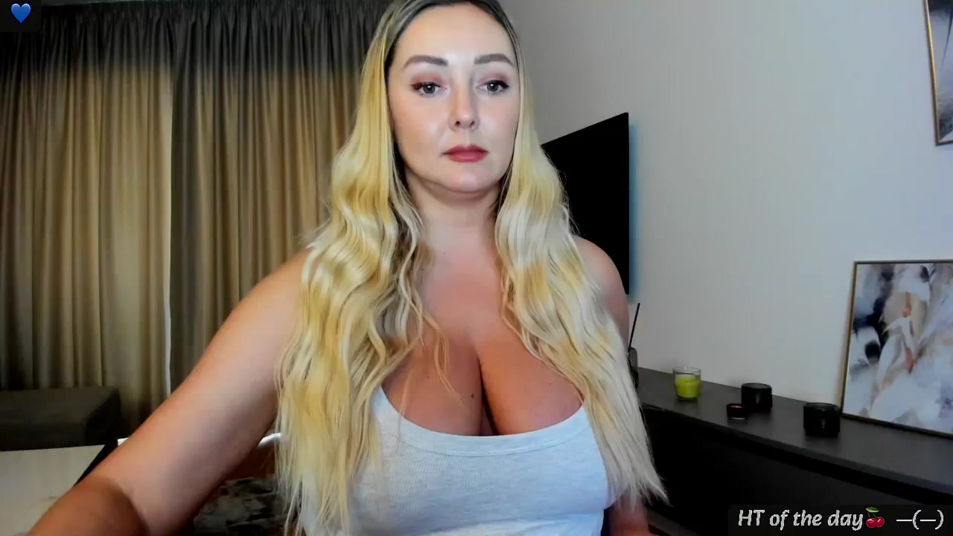 Gallery image thumbnail from Mi_Ha's myfreecams stream on, 06/06/2025, 15:39 image 6 of 20