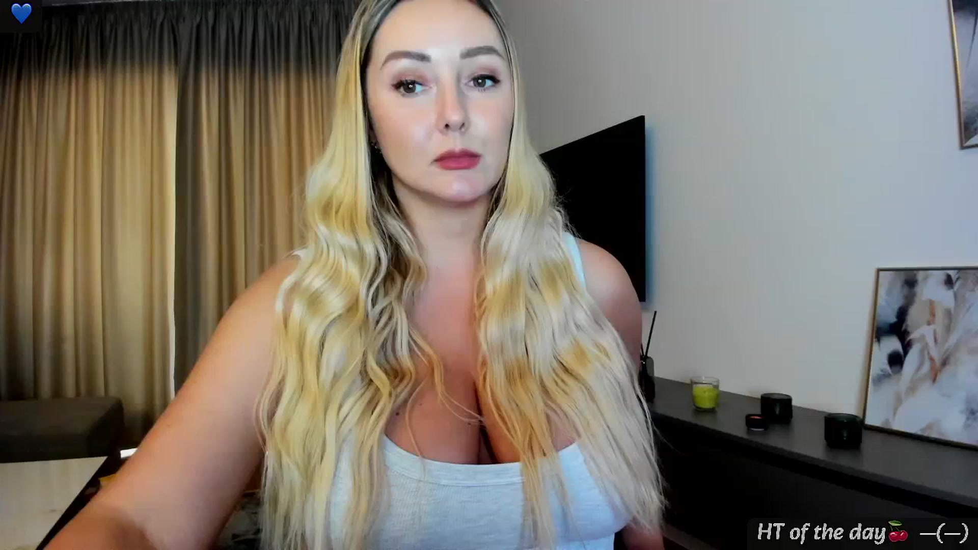 Gallery image thumbnail from Mi_Ha's myfreecams stream on, 06/06/2025, 15:39 image 8 of 20