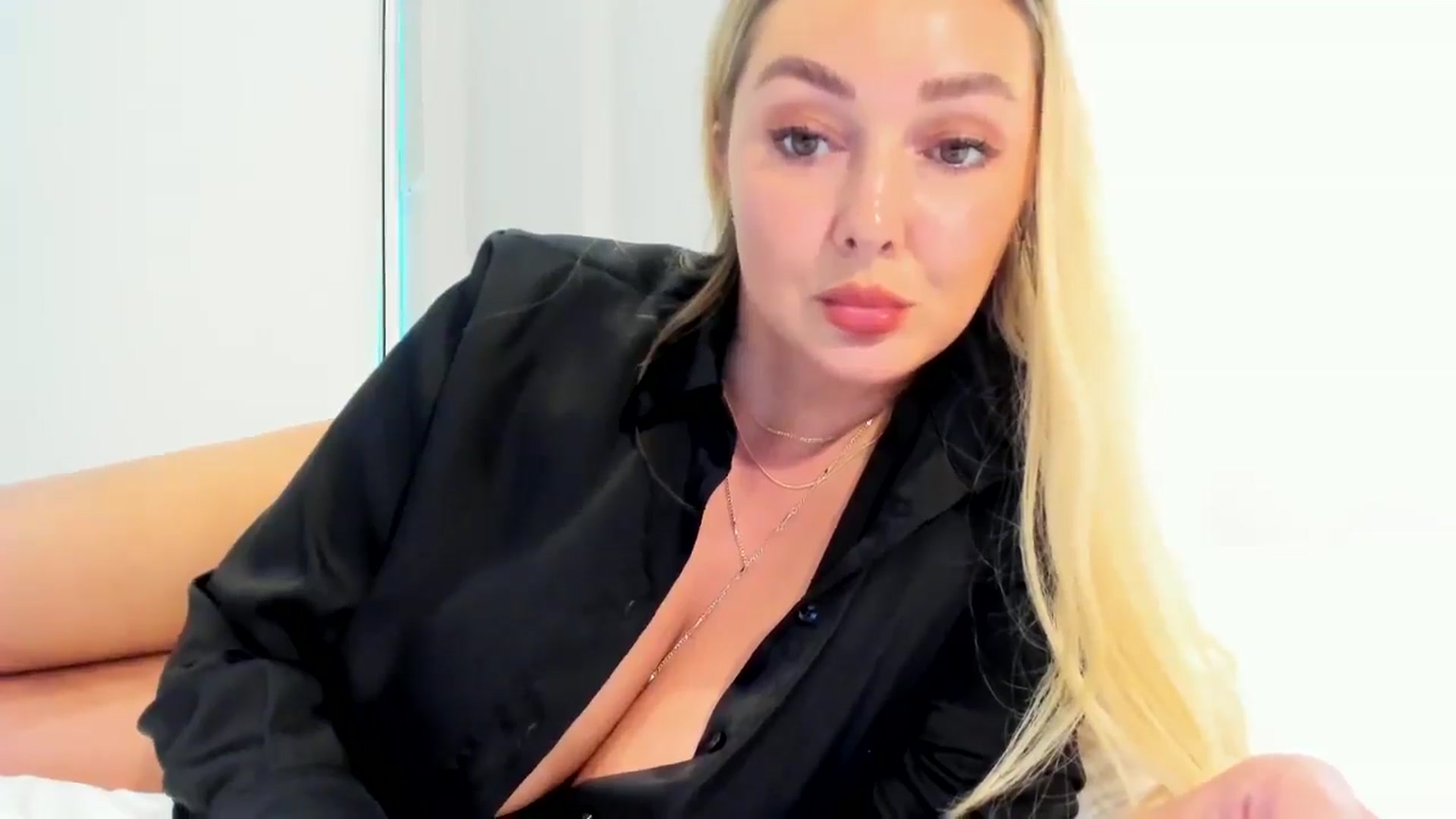 Gallery image thumbnail from Mi_Ha's myfreecams stream on, 06/18/2025, 15:26 image 16 of 20
