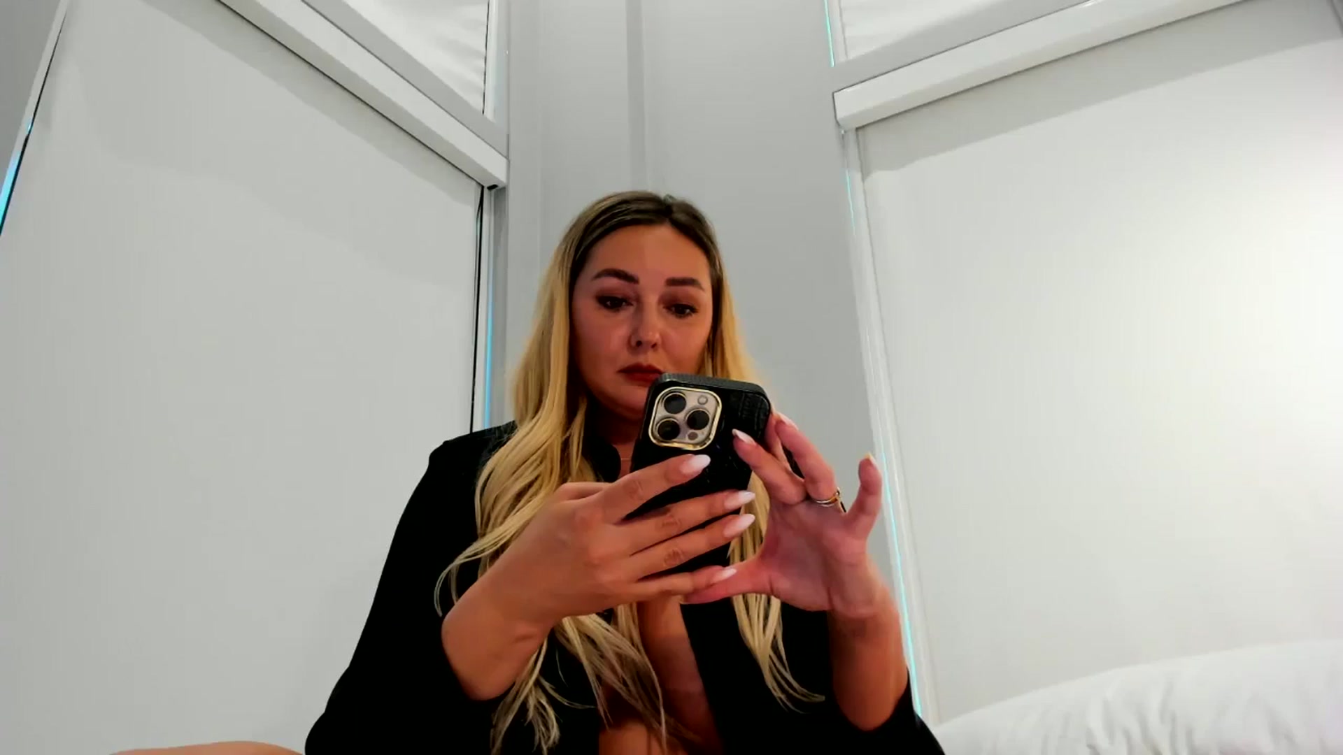 Gallery image thumbnail from Mi_Ha's myfreecams stream on, 06/18/2025, 17:01 image 17 of 20