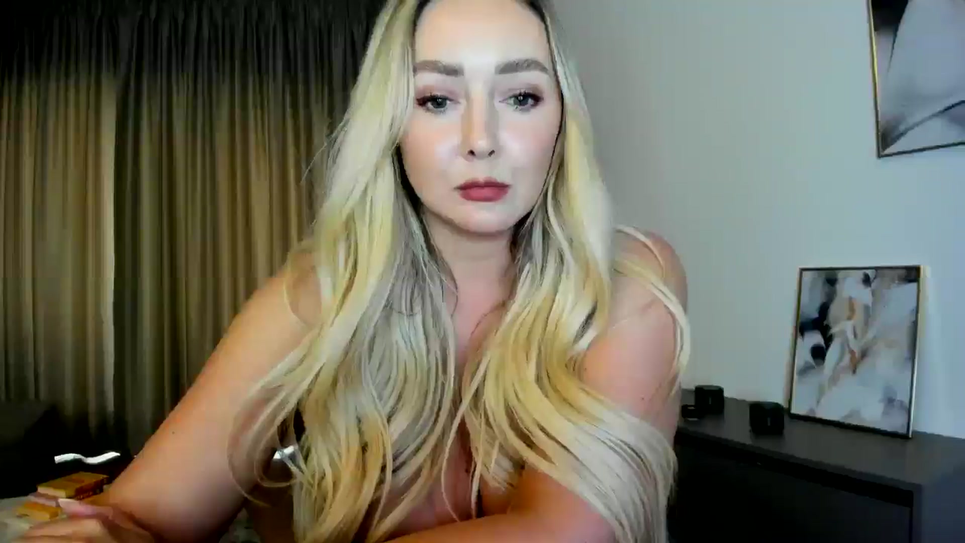 Gallery image thumbnail from Mi_Ha's myfreecams stream on, 06/20/2025, 17:00 image 6 of 20