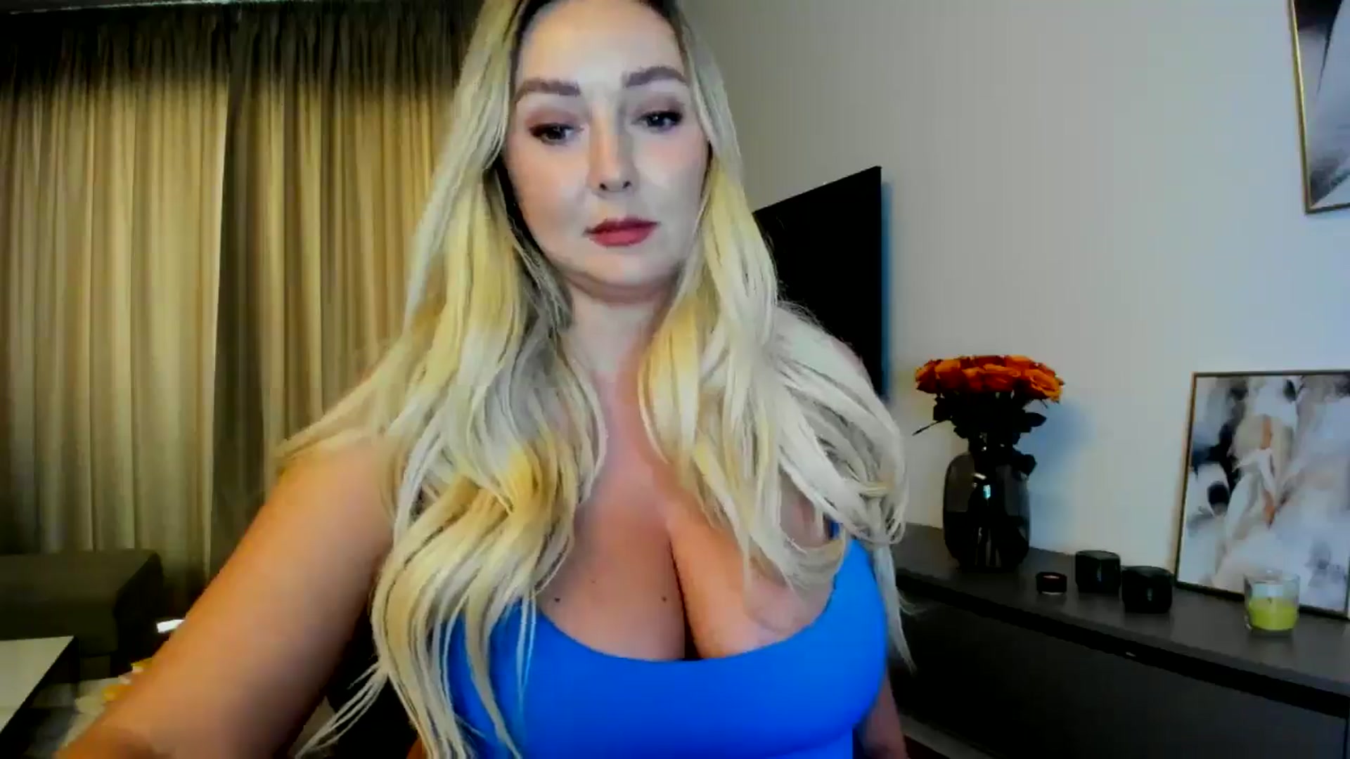 Gallery image thumbnail from Mi_Ha's myfreecams stream on, 06/21/2025, 14:25 image 6 of 20