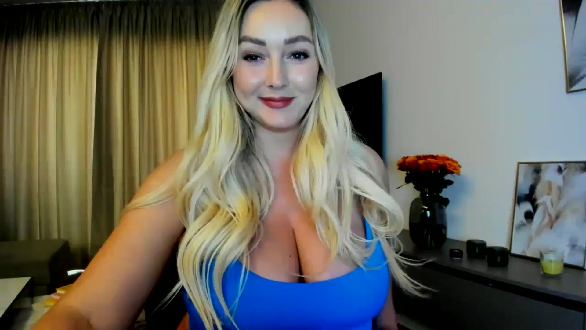 Gallery image thumbnail from Mi_Ha's myfreecams stream on, 06/21/2025, 14:25 image 7 of 20