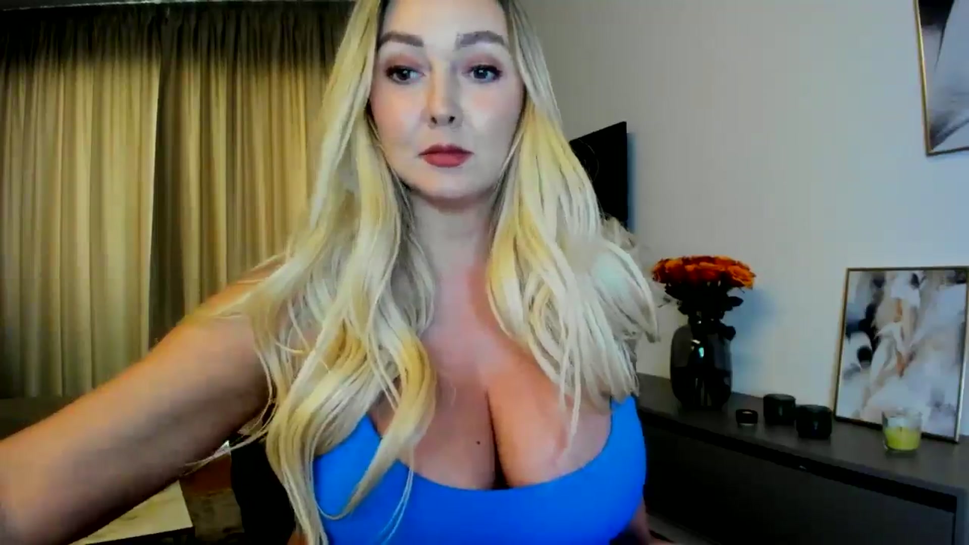 Gallery image thumbnail from Mi_Ha's myfreecams stream on, 06/21/2025, 14:25 image 4 of 20