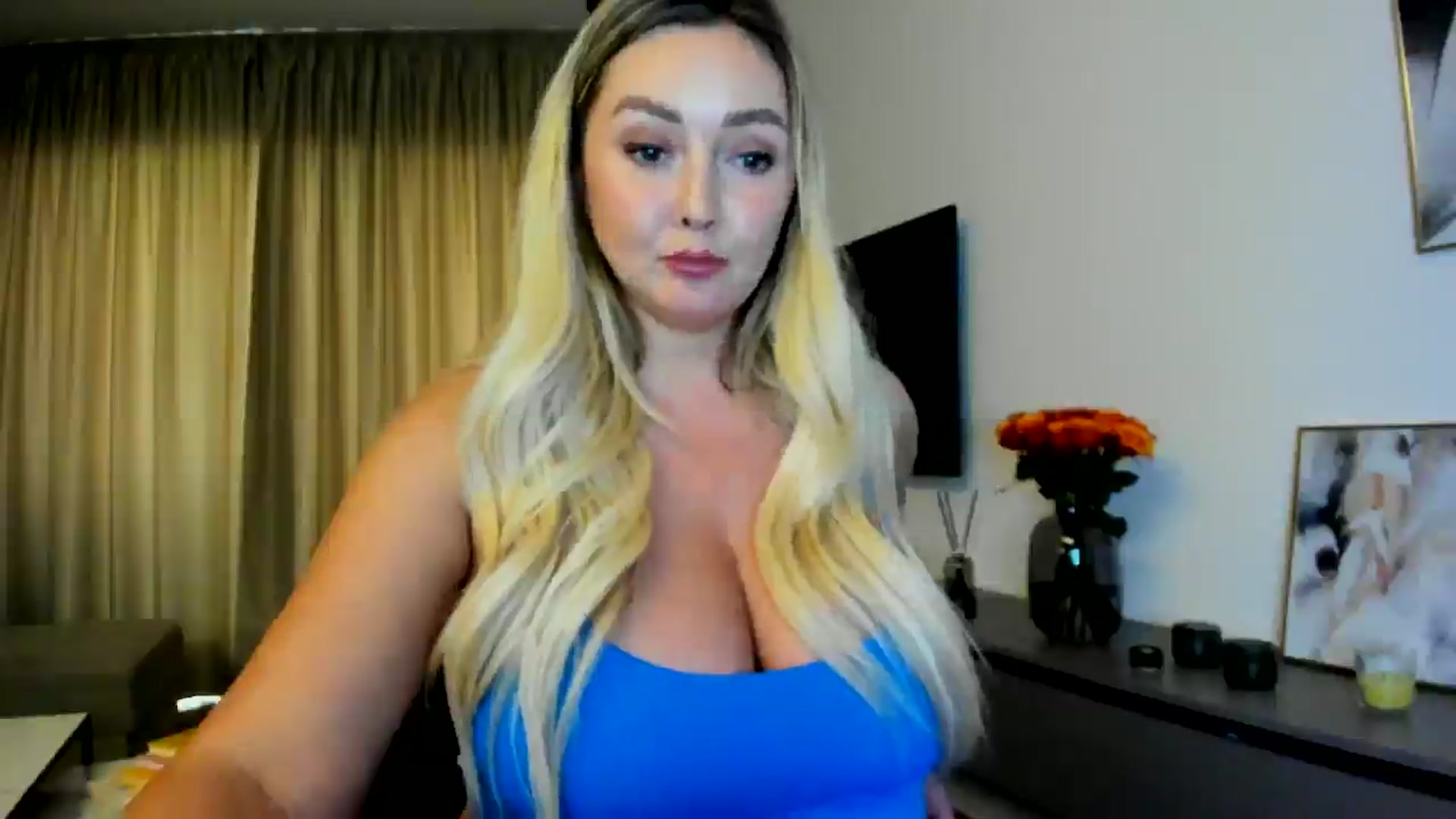 Gallery image thumbnail from Mi_Ha's myfreecams stream on, 06/21/2025, 16:23 image 15 of 20