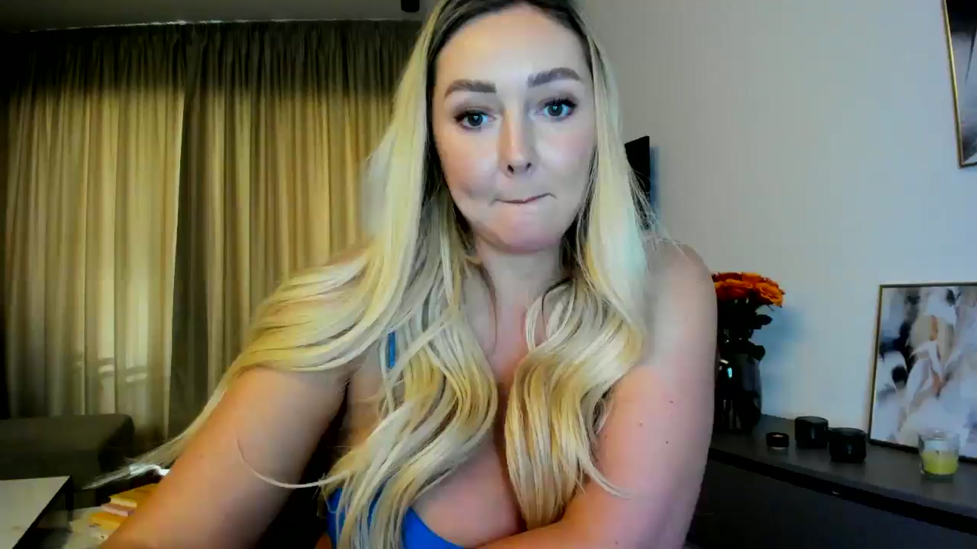 Gallery image thumbnail from Mi_Ha's myfreecams stream on, 06/21/2025, 16:23 image 11 of 20