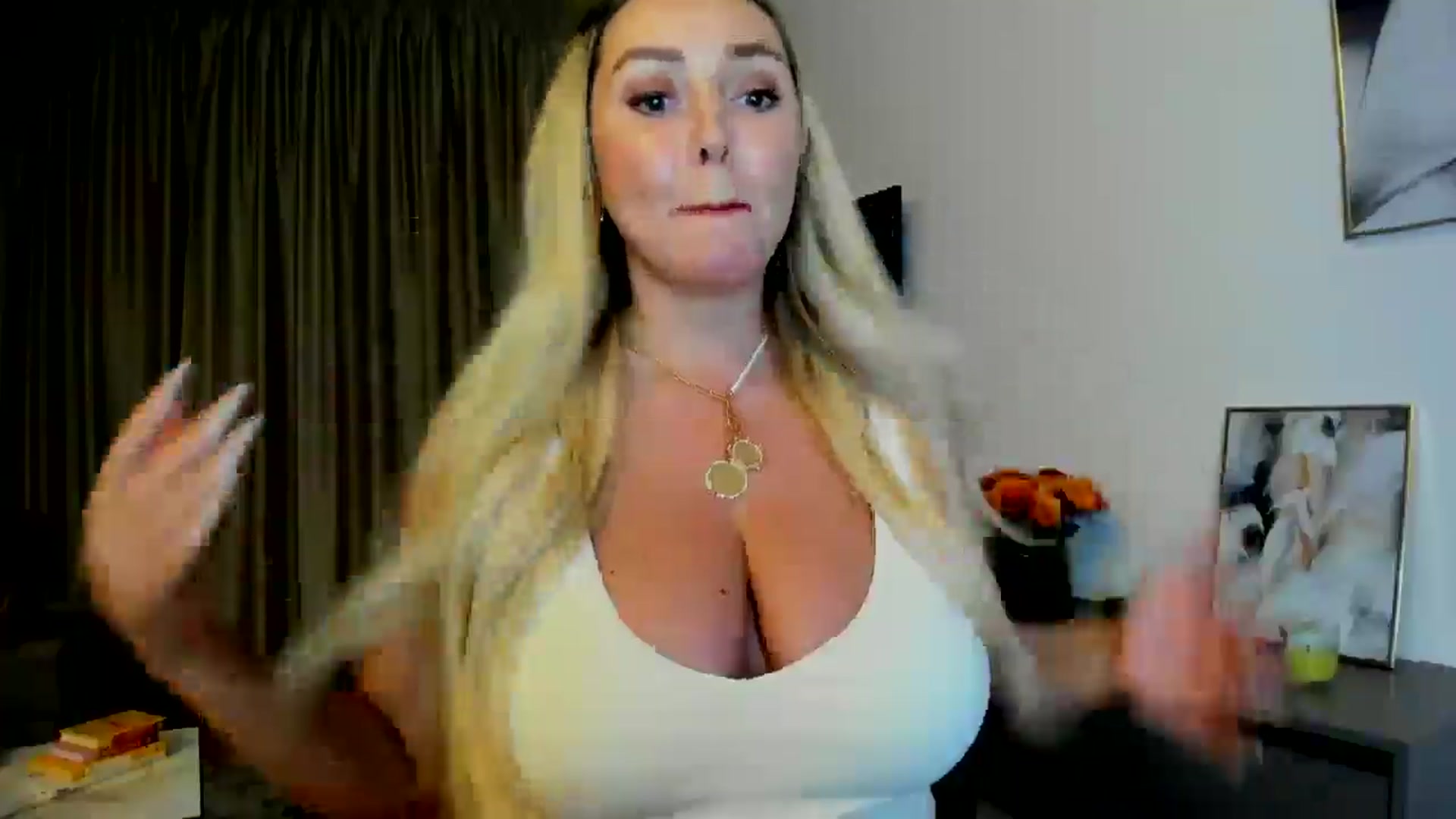 Gallery image thumbnail from Mi_Ha's myfreecams stream on, 06/22/2025, 21:03 image 10 of 20