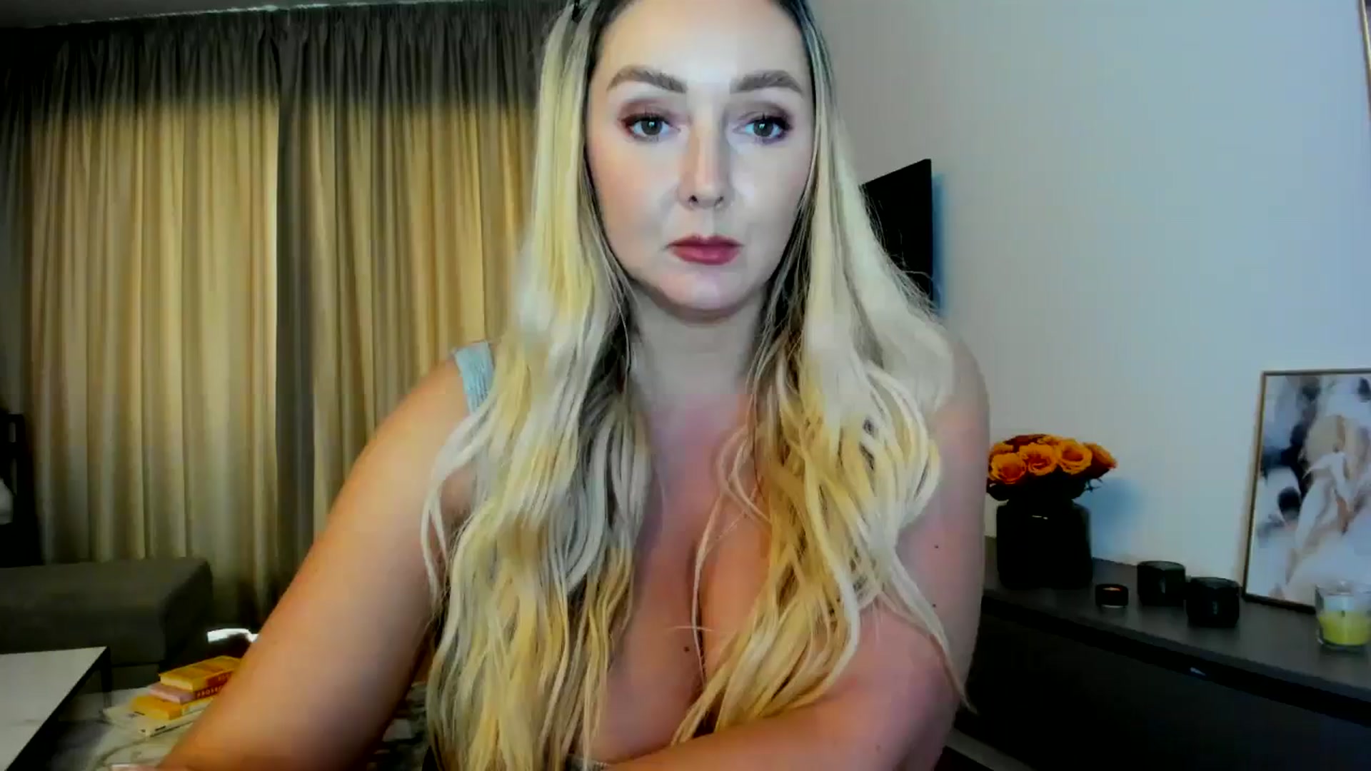 Gallery image thumbnail from Mi_Ha's myfreecams stream on, 06/23/2025, 15:35 image 14 of 20
