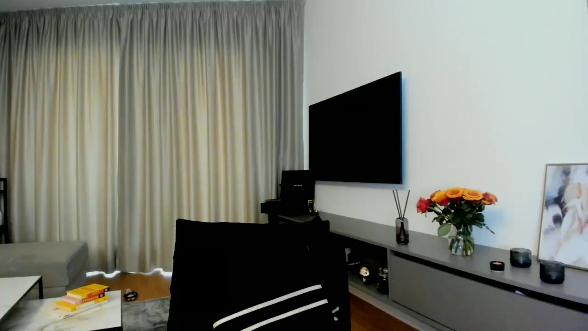 Gallery image thumbnail from Mi_Ha's myfreecams stream on, 06/24/2025, 16:52 image 13 of 20