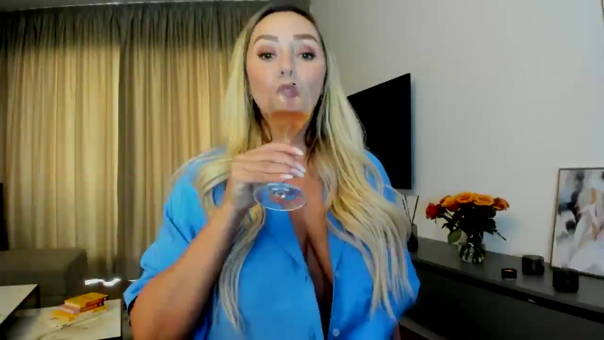 Gallery image thumbnail from Mi_Ha's myfreecams stream on, 06/24/2025, 16:52 image 14 of 20
