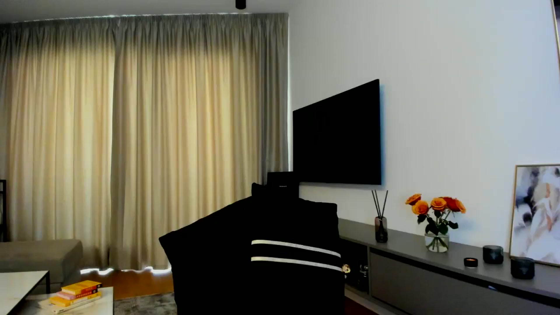 Gallery image thumbnail from Mi_Ha's myfreecams stream on, 06/25/2025, 15:44 image 3 of 20