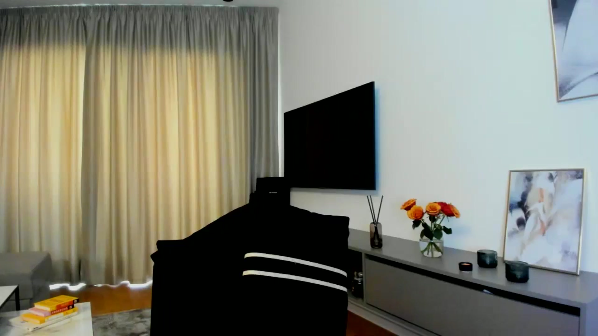 Gallery image thumbnail from Mi_Ha's myfreecams stream on, 06/25/2025, 15:44 image 17 of 20