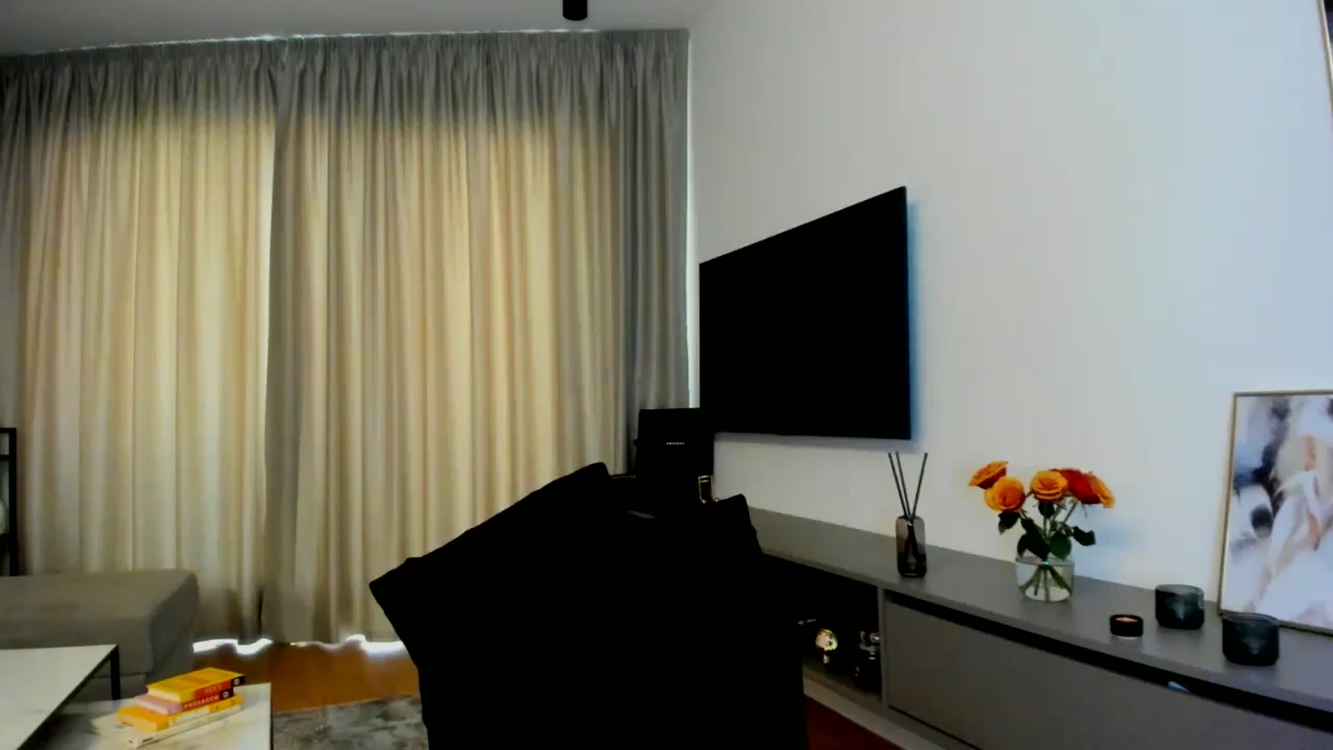 Gallery image thumbnail from Mi_Ha's myfreecams stream on, 06/25/2025, 15:44 image 5 of 20
