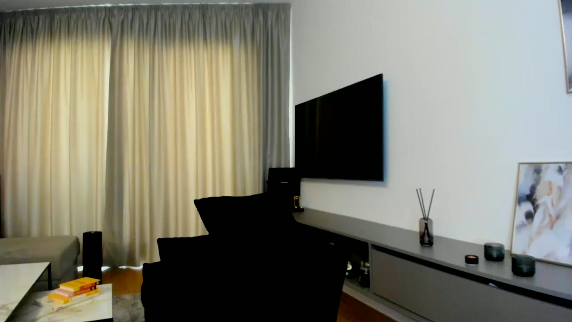 Gallery image thumbnail from Mi_Ha's myfreecams stream on, 06/28/2025, 15:38 image 5 of 20
