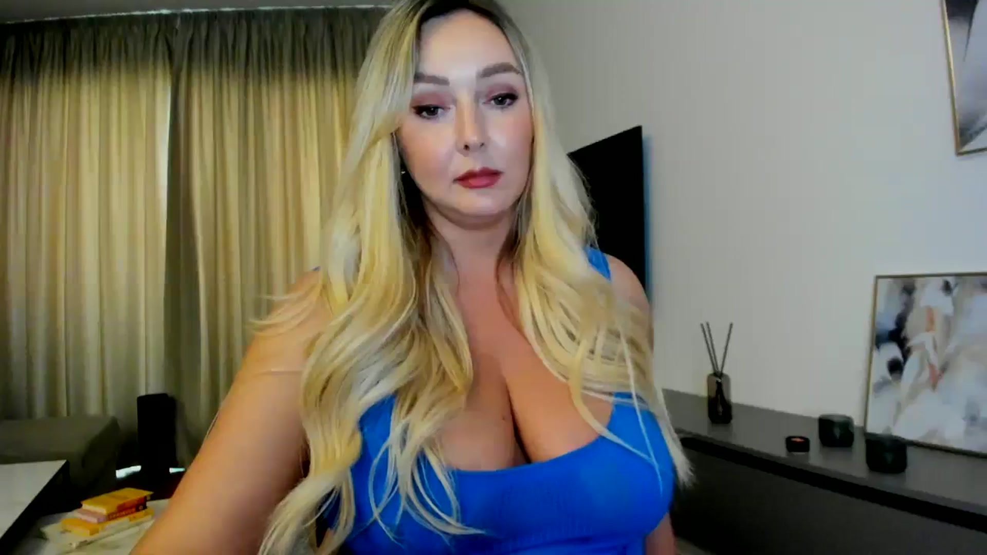 Gallery image thumbnail from Mi_Ha's myfreecams stream on, 07/02/2025, 14:20 image 13 of 20