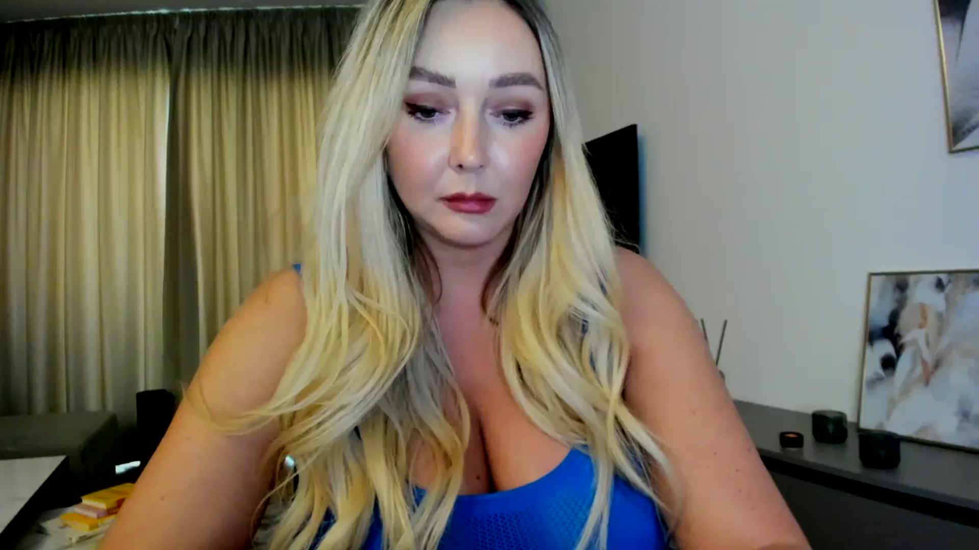 Gallery image thumbnail from Mi_Ha's myfreecams stream on, 07/02/2025, 14:20 image 10 of 20