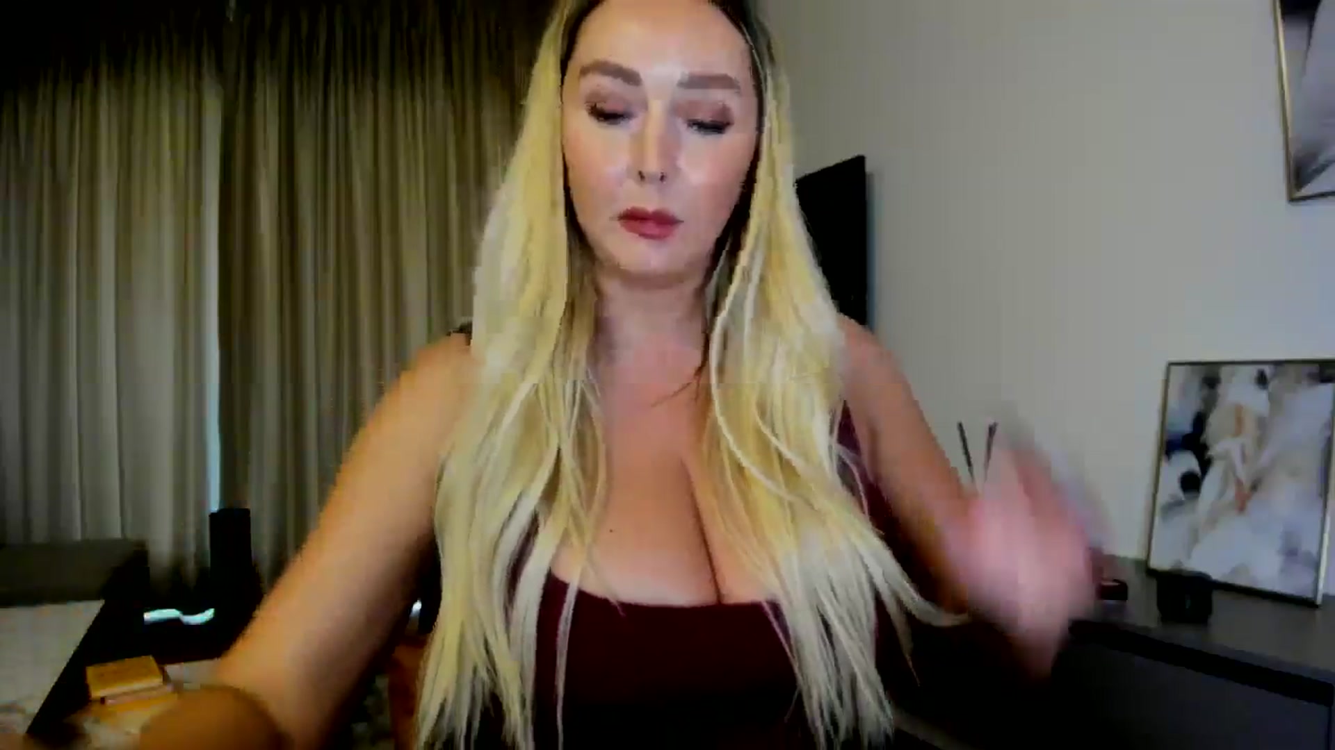 Gallery image thumbnail from Mi_Ha's myfreecams stream on, 07/03/2025, 13:40 image 15 of 20