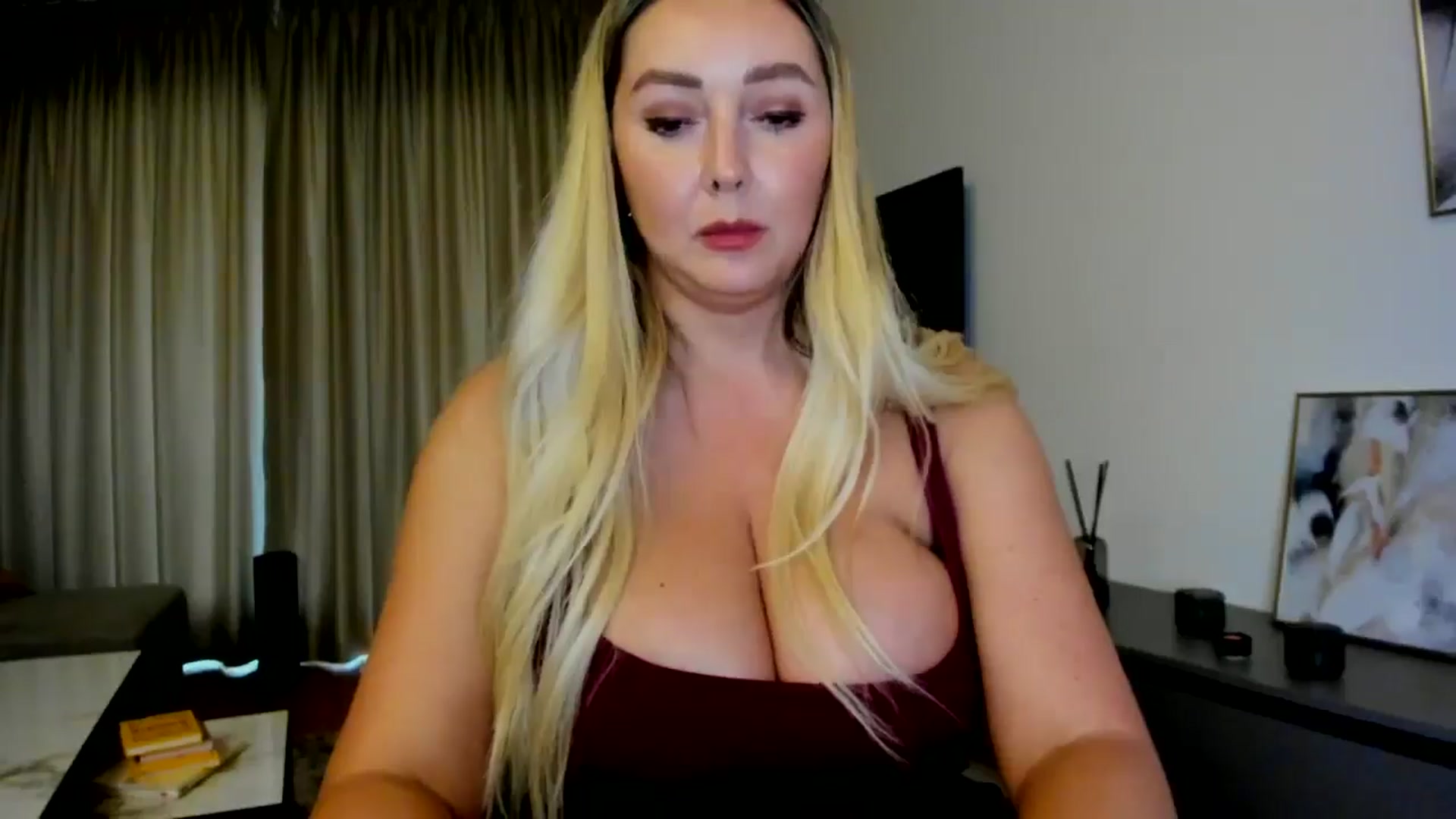 Gallery image thumbnail from Mi_Ha's myfreecams stream on, 07/03/2025, 13:40 image 8 of 20