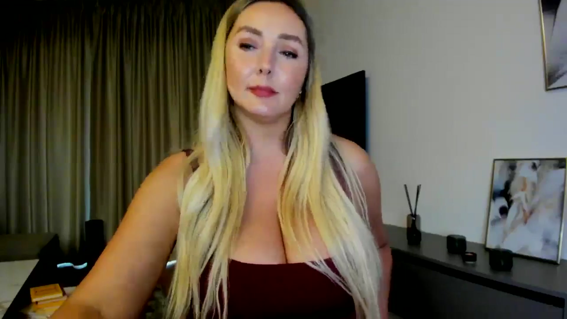 Gallery image thumbnail from Mi_Ha's myfreecams stream on, 07/03/2025, 15:40 image 7 of 20