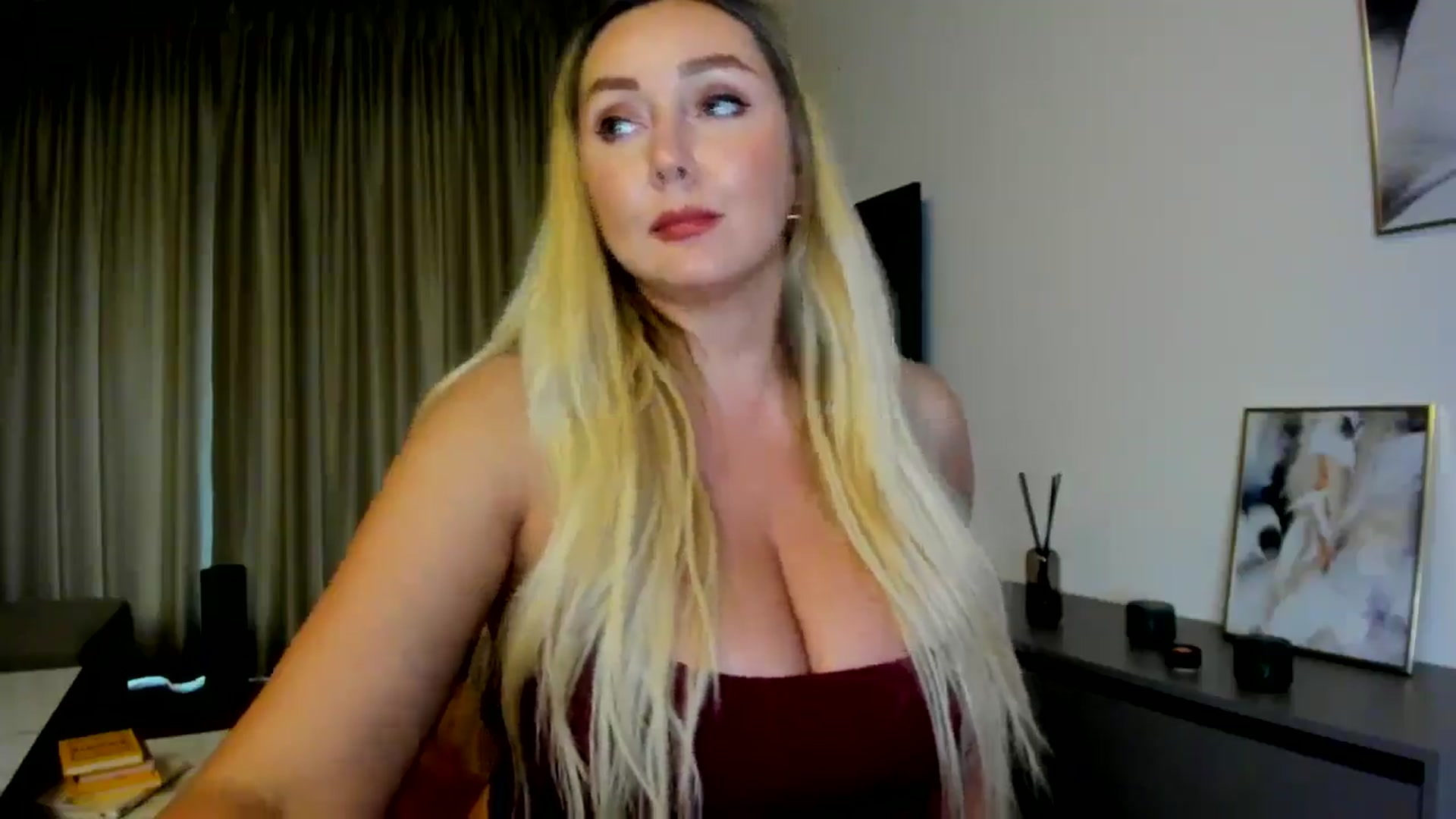 Gallery image thumbnail from Mi_Ha's myfreecams stream on, 07/03/2025, 15:40 image 3 of 20
