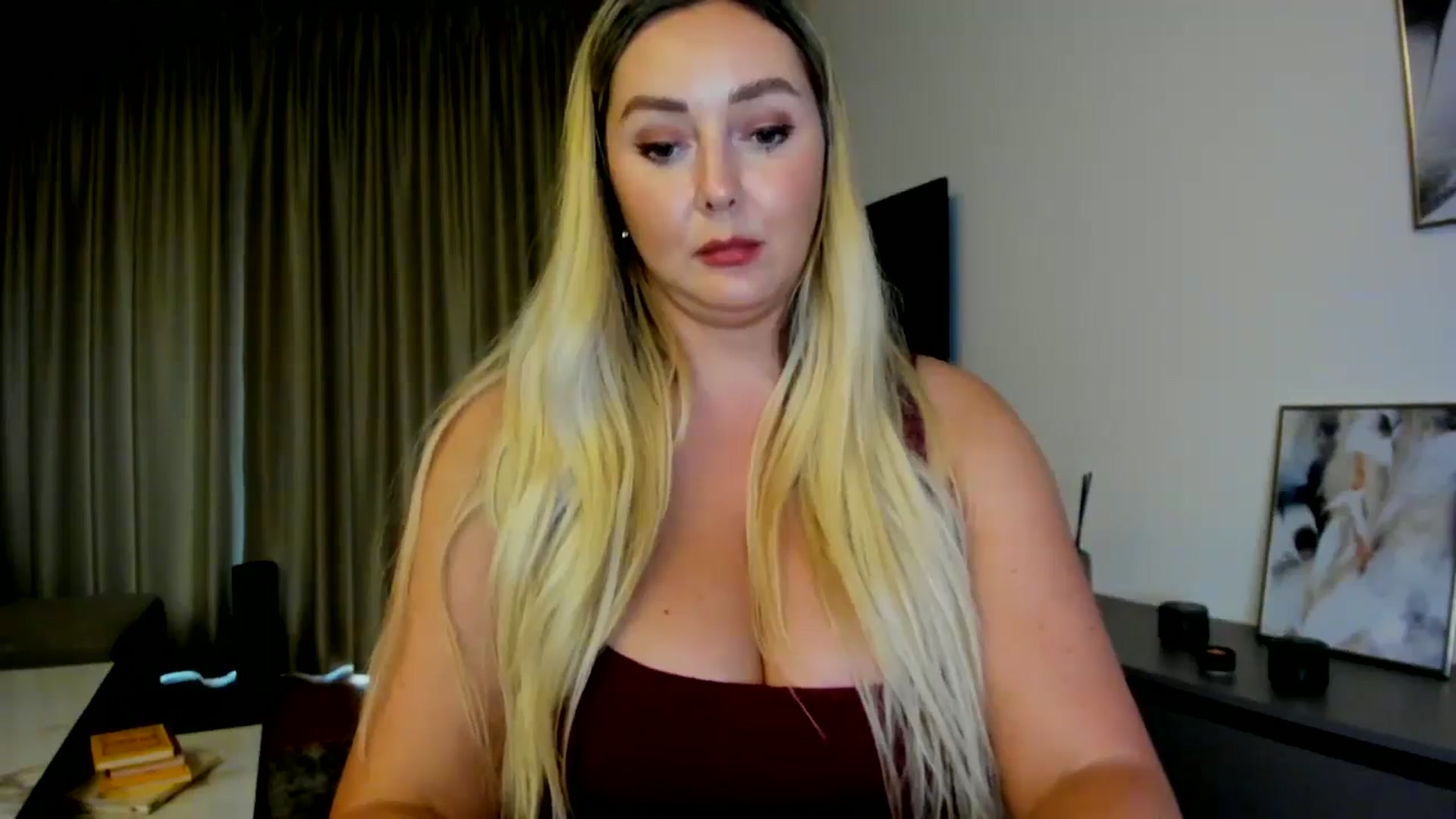 Gallery image thumbnail from Mi_Ha's myfreecams stream on, 07/03/2025, 15:40 image 6 of 20