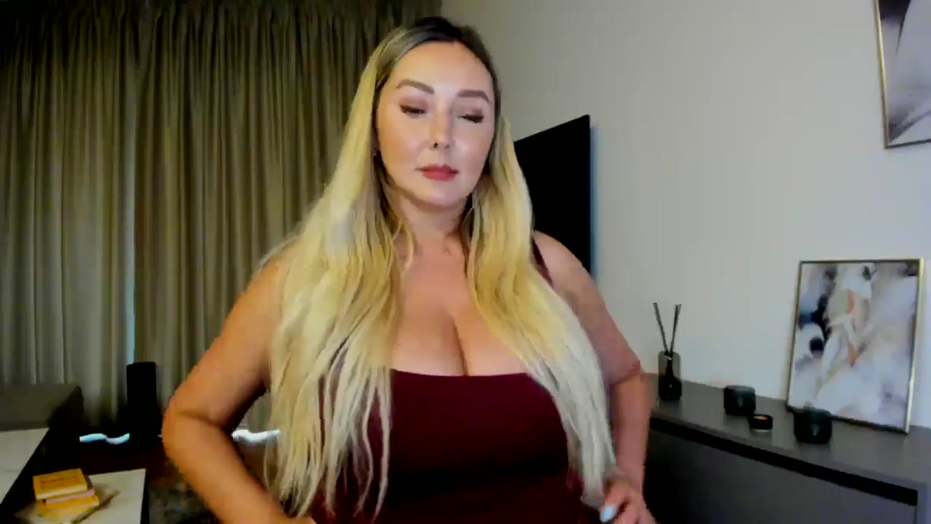 Gallery image thumbnail from Mi_Ha's myfreecams stream on, 07/03/2025, 15:40 image 9 of 20