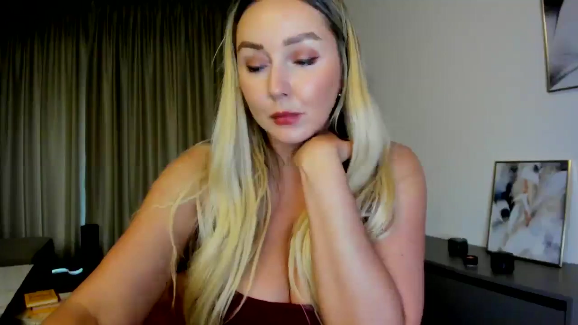 Gallery image thumbnail from Mi_Ha's myfreecams stream on, 07/03/2025, 15:40 image 2 of 20