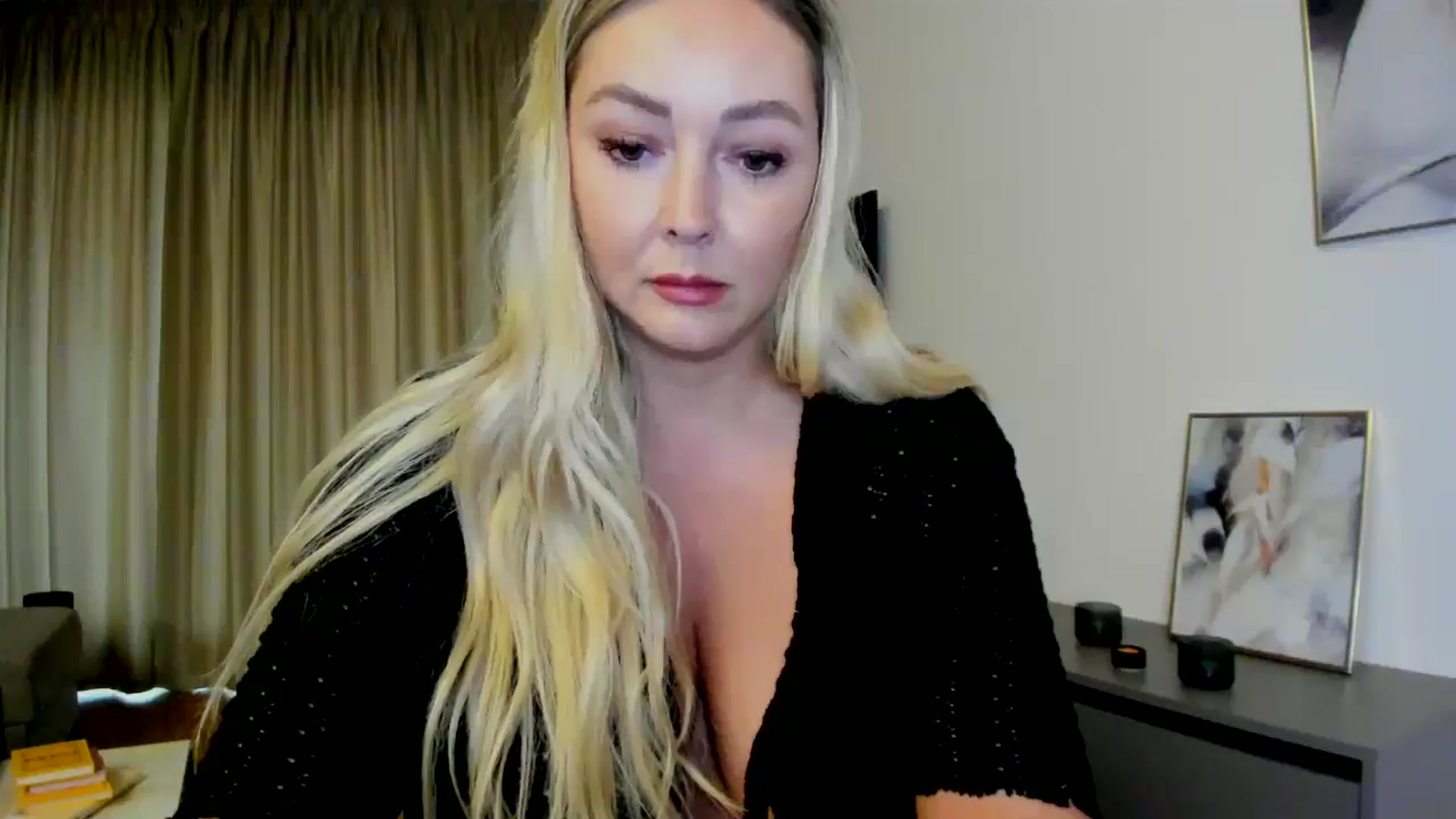 Gallery image thumbnail from Mi_Ha's myfreecams stream on, 07/08/2025, 15:00 image 7 of 20