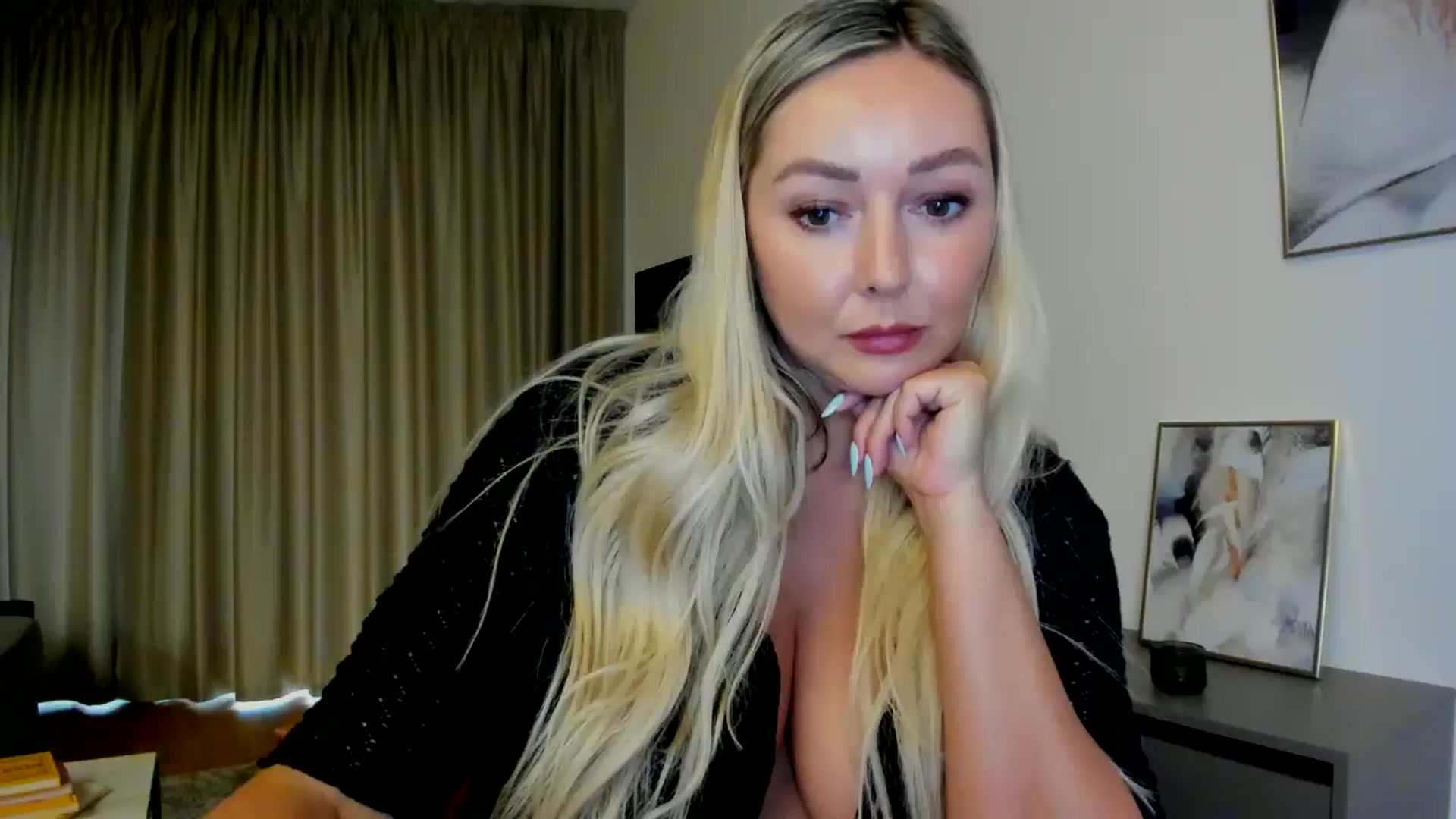 Gallery image thumbnail from Mi_Ha's myfreecams stream on, 07/08/2025, 16:20 image 3 of 20