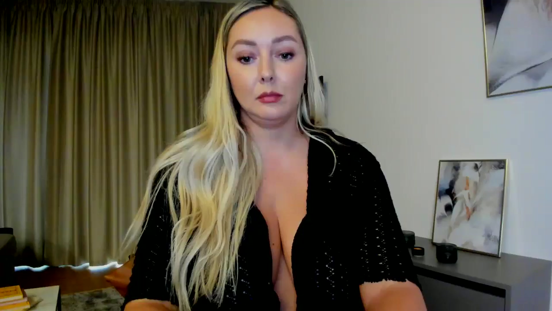 Gallery image thumbnail from Mi_Ha's myfreecams stream on, 07/08/2025, 16:20 image 14 of 20