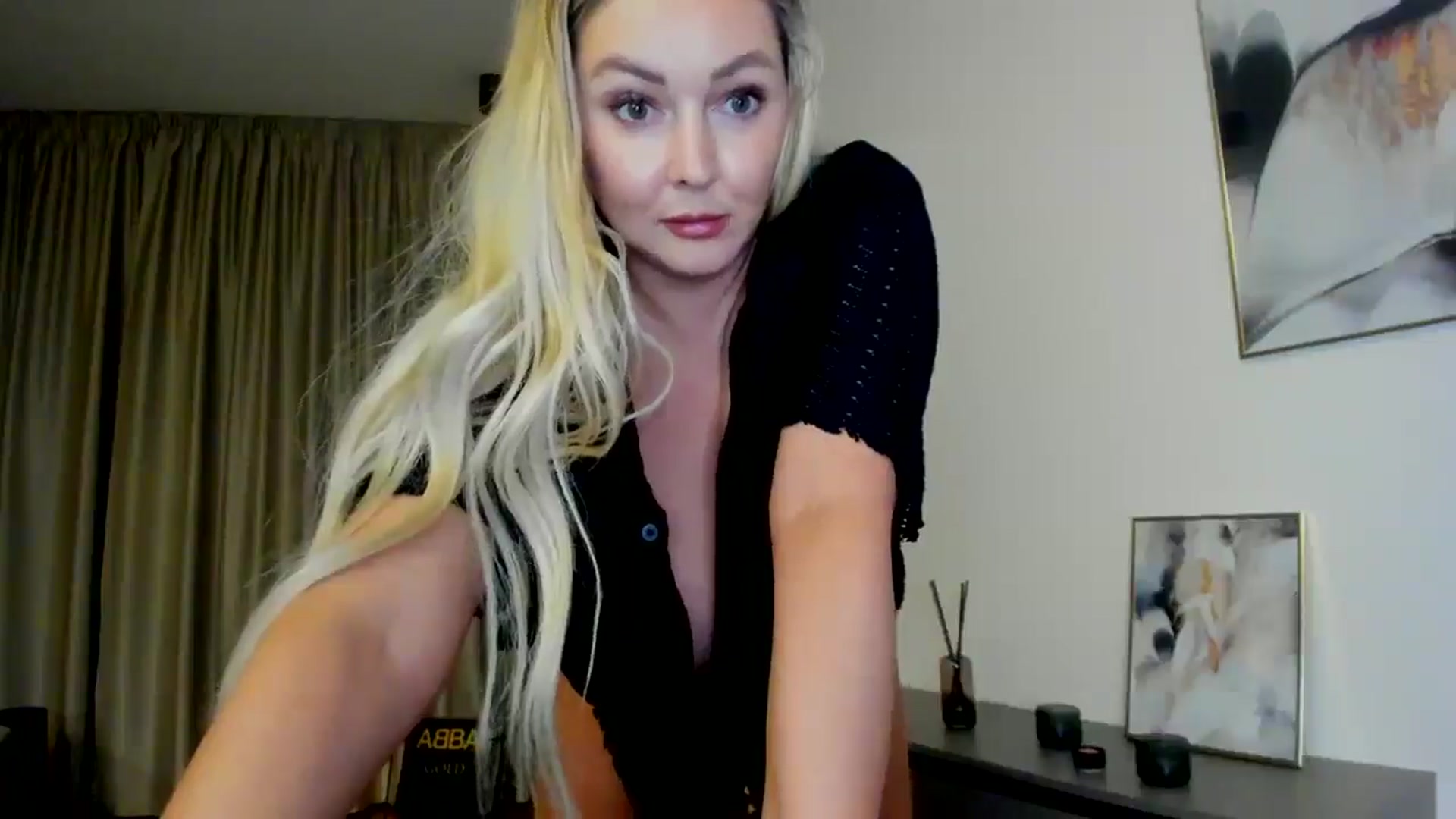Gallery image thumbnail from Mi_Ha's myfreecams stream on, 07/08/2025, 22:16 image 2 of 20
