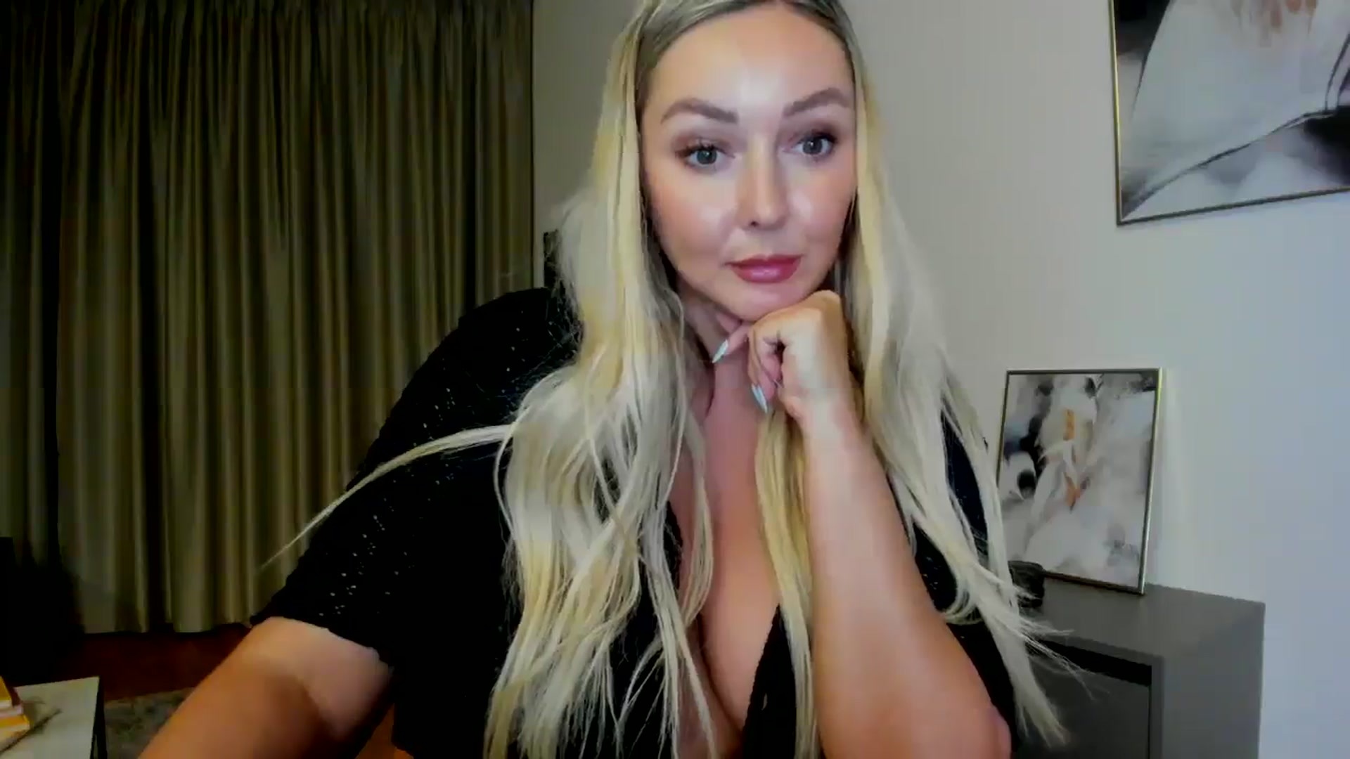 Gallery image thumbnail from Mi_Ha's myfreecams stream on, 07/08/2025, 22:16 image 20 of 20
