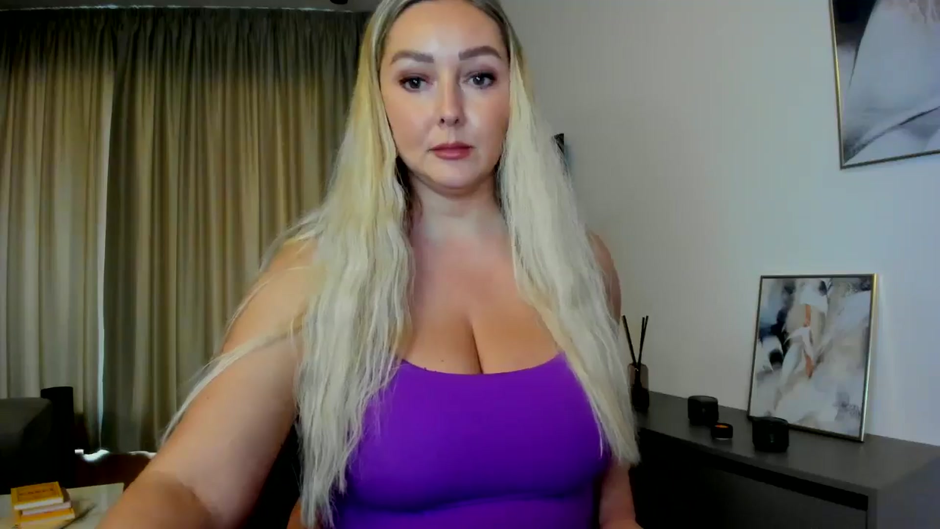 Gallery image thumbnail from Mi_Ha's myfreecams stream on, 07/09/2025, 14:35 image 5 of 20