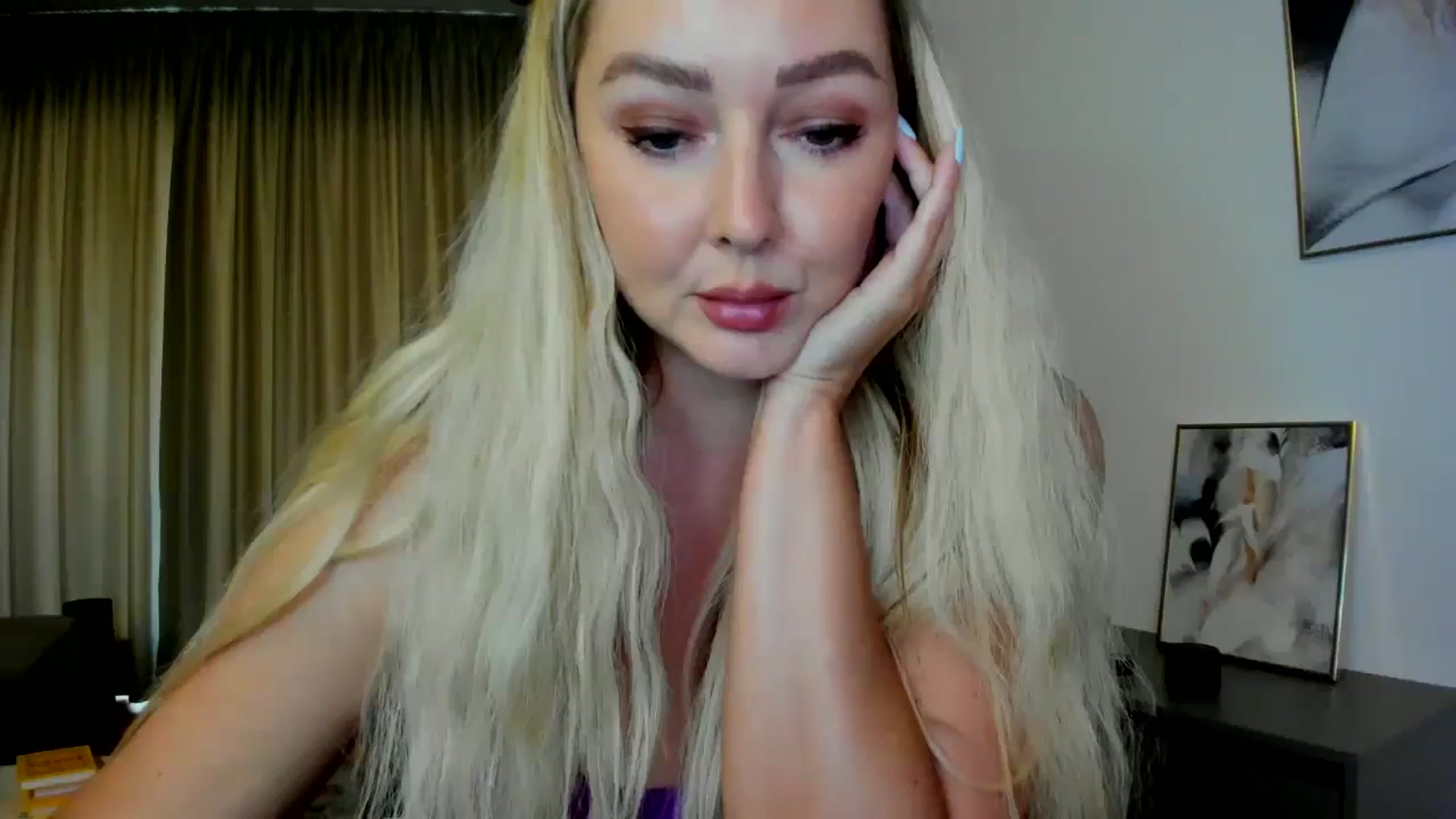 Gallery image thumbnail from Mi_Ha's myfreecams stream on, 07/09/2025, 14:35 image 4 of 20