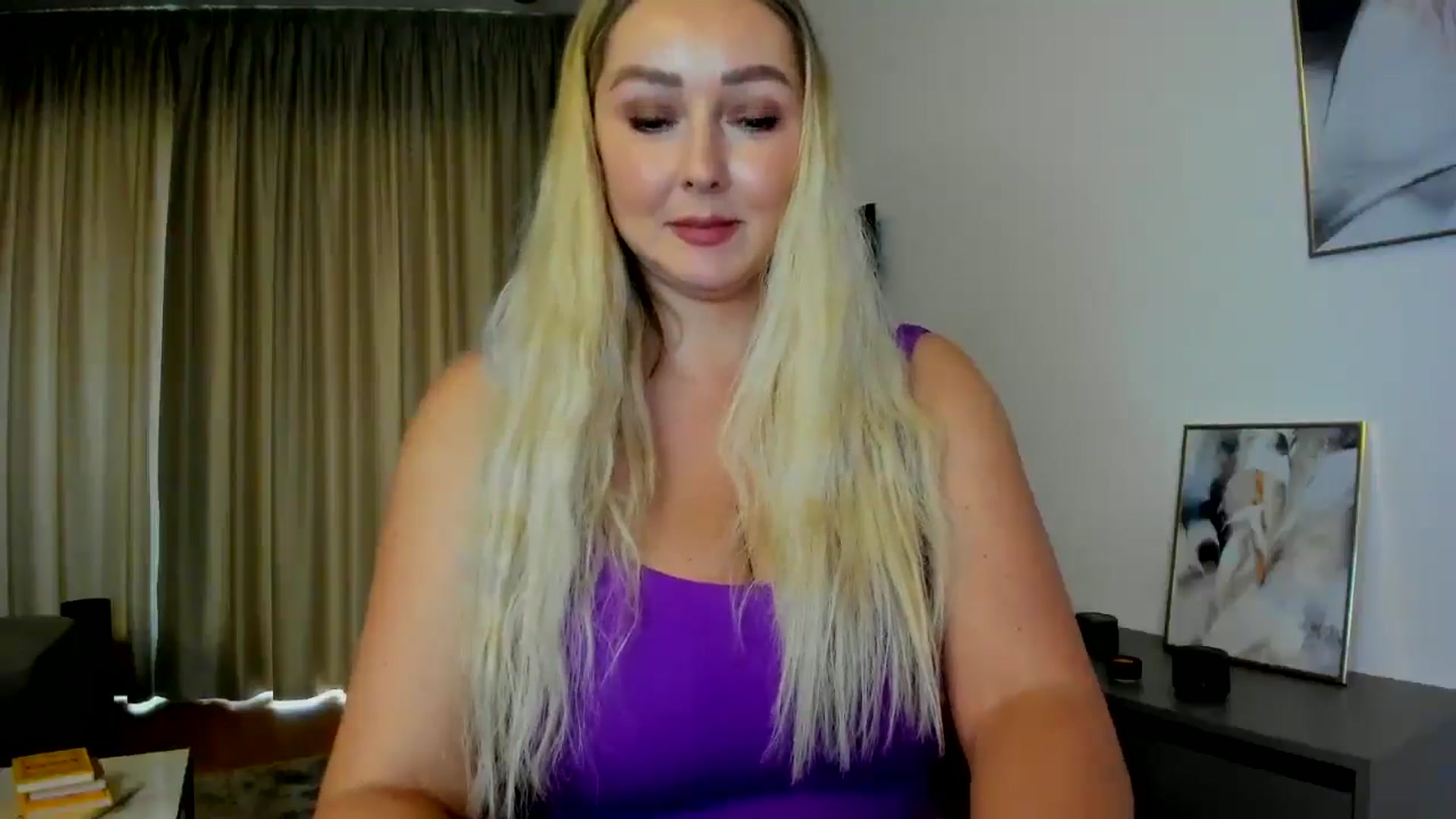 Gallery image thumbnail from Mi_Ha's myfreecams stream on, 07/09/2025, 14:35 image 8 of 20