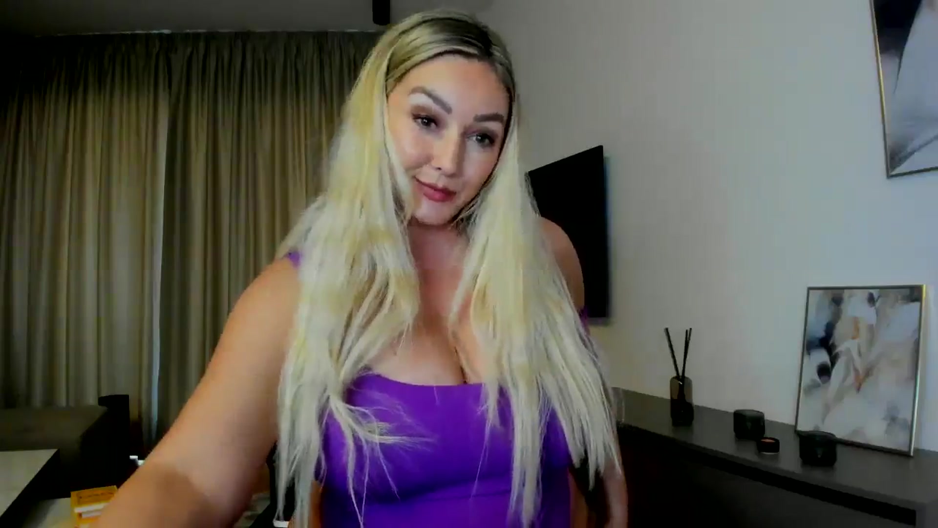 Gallery image thumbnail from Mi_Ha's myfreecams stream on, 07/09/2025, 15:21 image 8 of 20