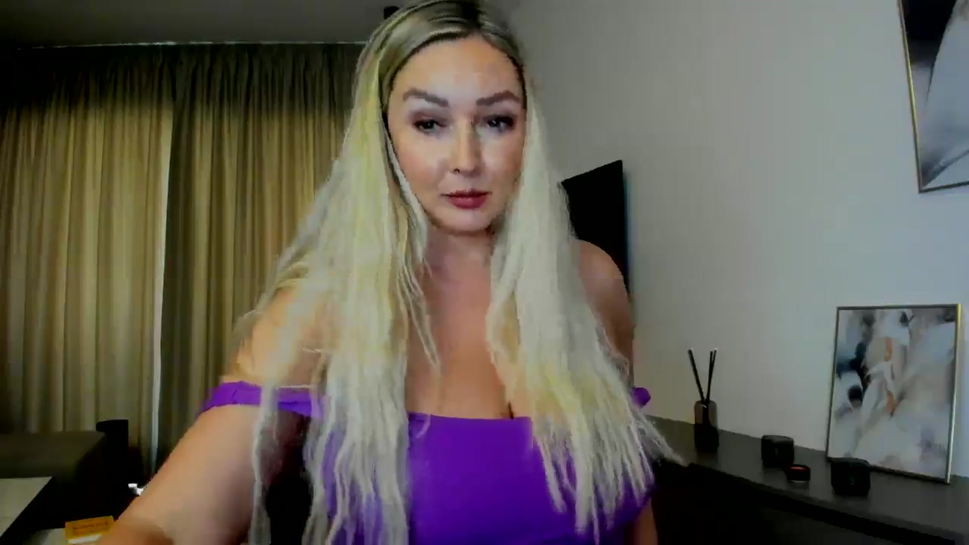 Gallery image thumbnail from Mi_Ha's myfreecams stream on, 07/09/2025, 15:21 image 14 of 20