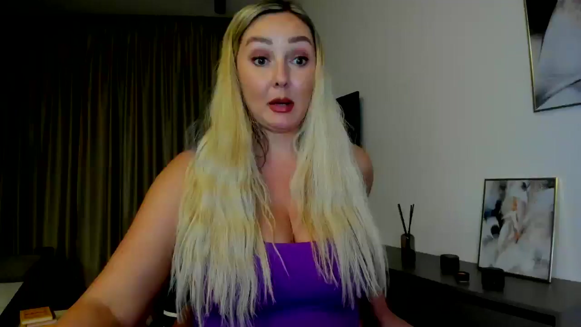 Gallery image thumbnail from Mi_Ha's myfreecams stream on, 07/09/2025, 21:30 image 5 of 20