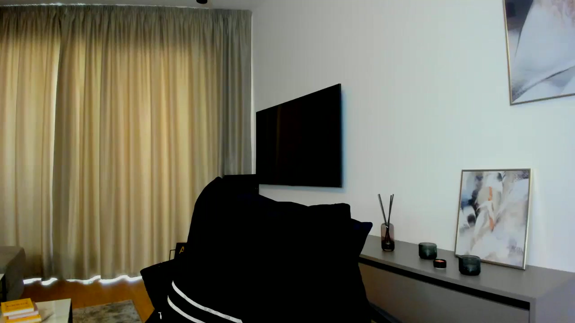 Gallery image thumbnail from Mi_Ha's myfreecams stream on, 07/10/2025, 14:30 image 8 of 20