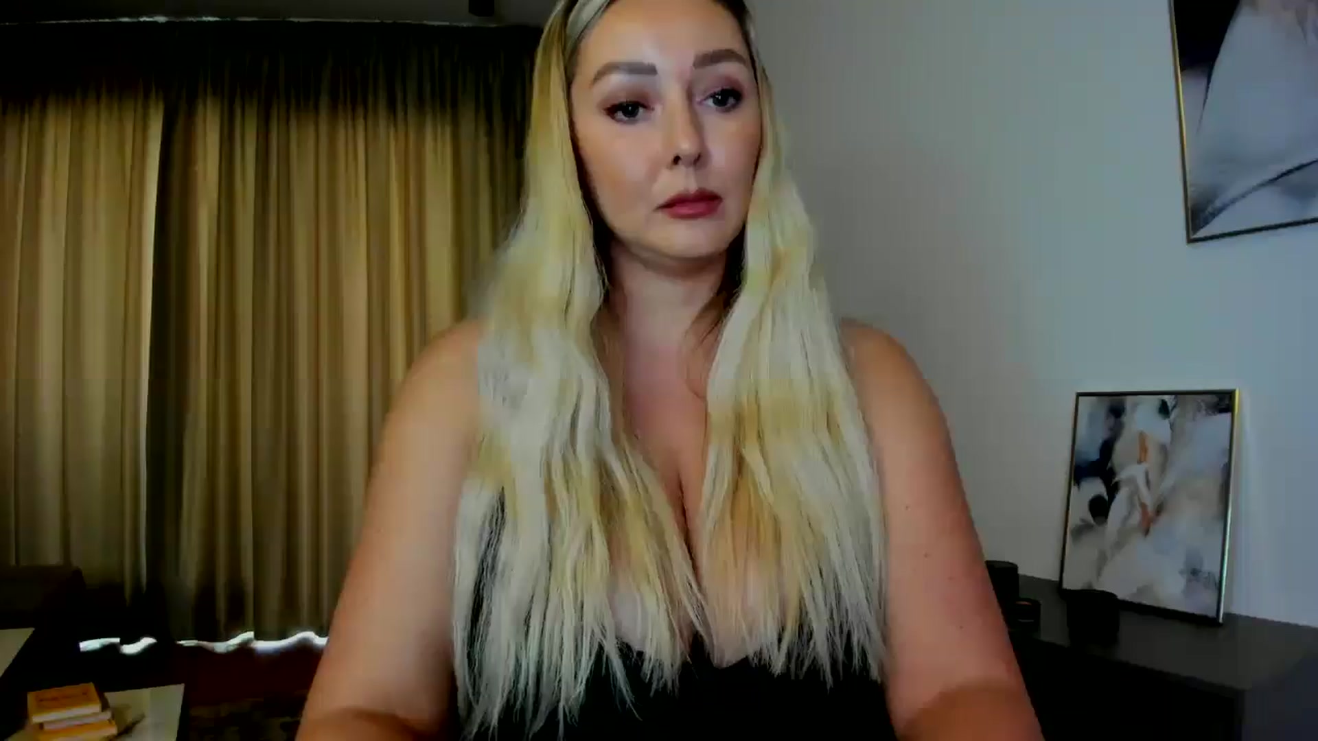 Gallery image thumbnail from Mi_Ha's myfreecams stream on, 07/10/2025, 14:30 image 16 of 20