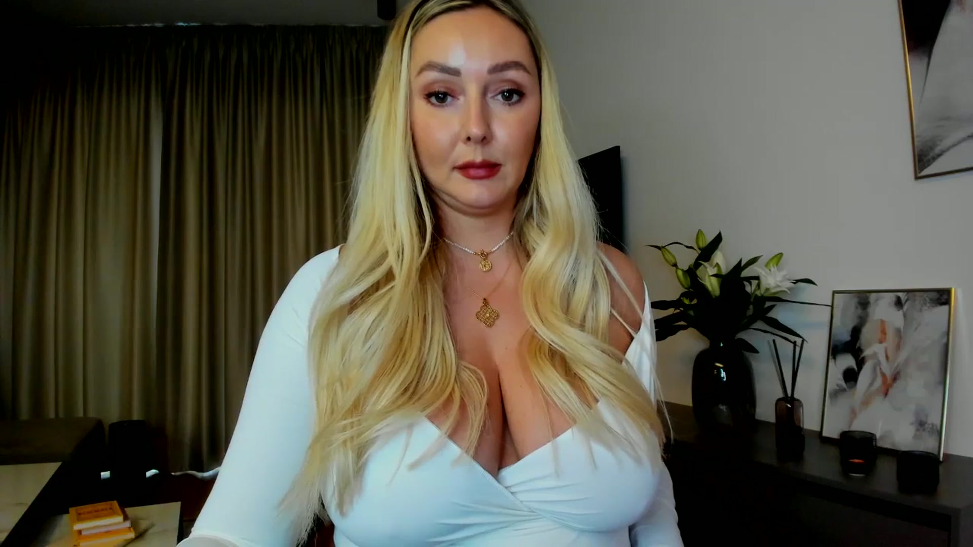 Gallery image thumbnail from Mi_Ha's myfreecams stream on, 07/13/2025, 16:23 image 11 of 20