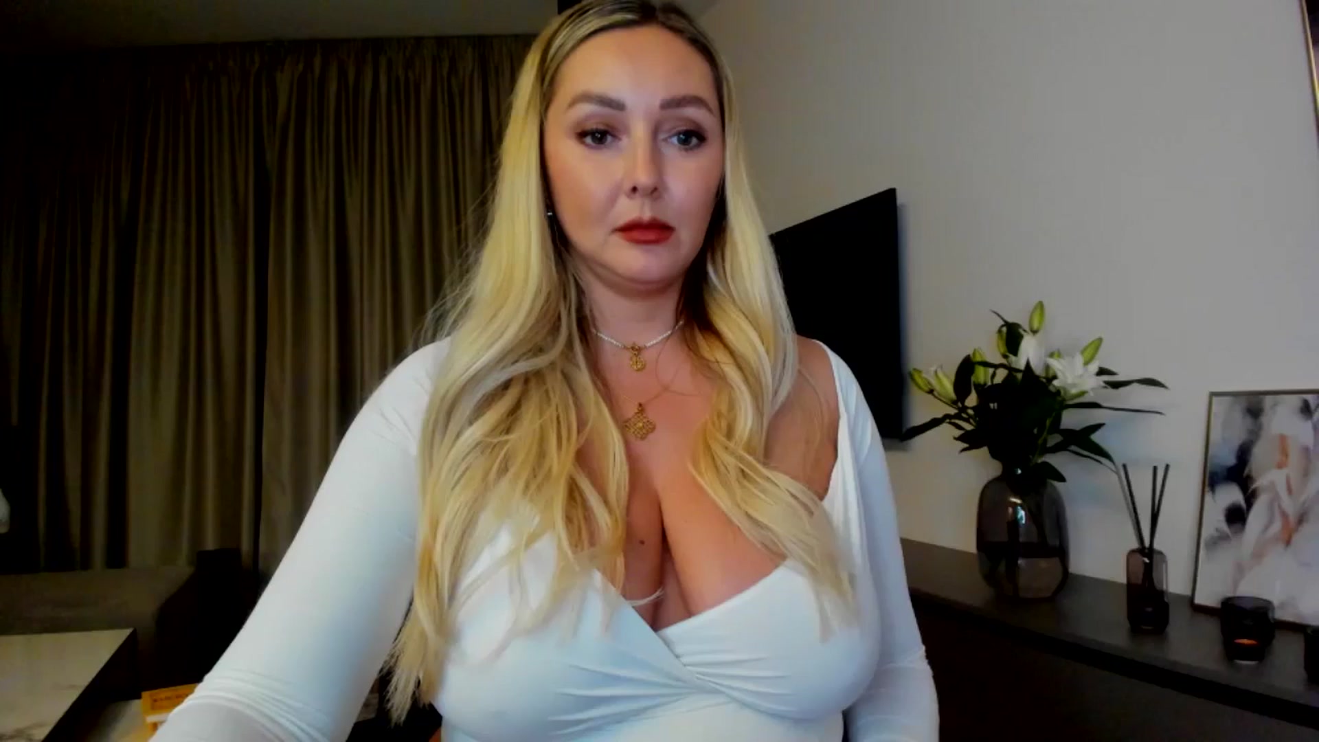 Gallery image thumbnail from Mi_Ha's myfreecams stream on, 07/13/2025, 21:24 image 2 of 20