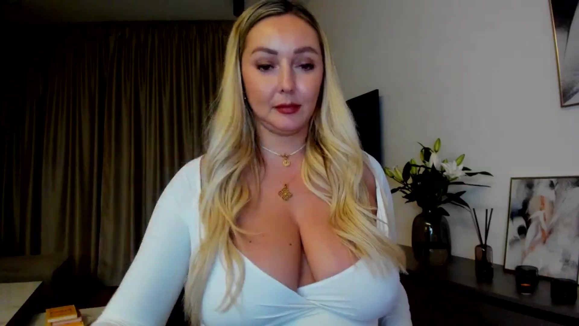 Gallery image thumbnail from Mi_Ha's myfreecams stream on, 07/13/2025, 21:24 image 14 of 20