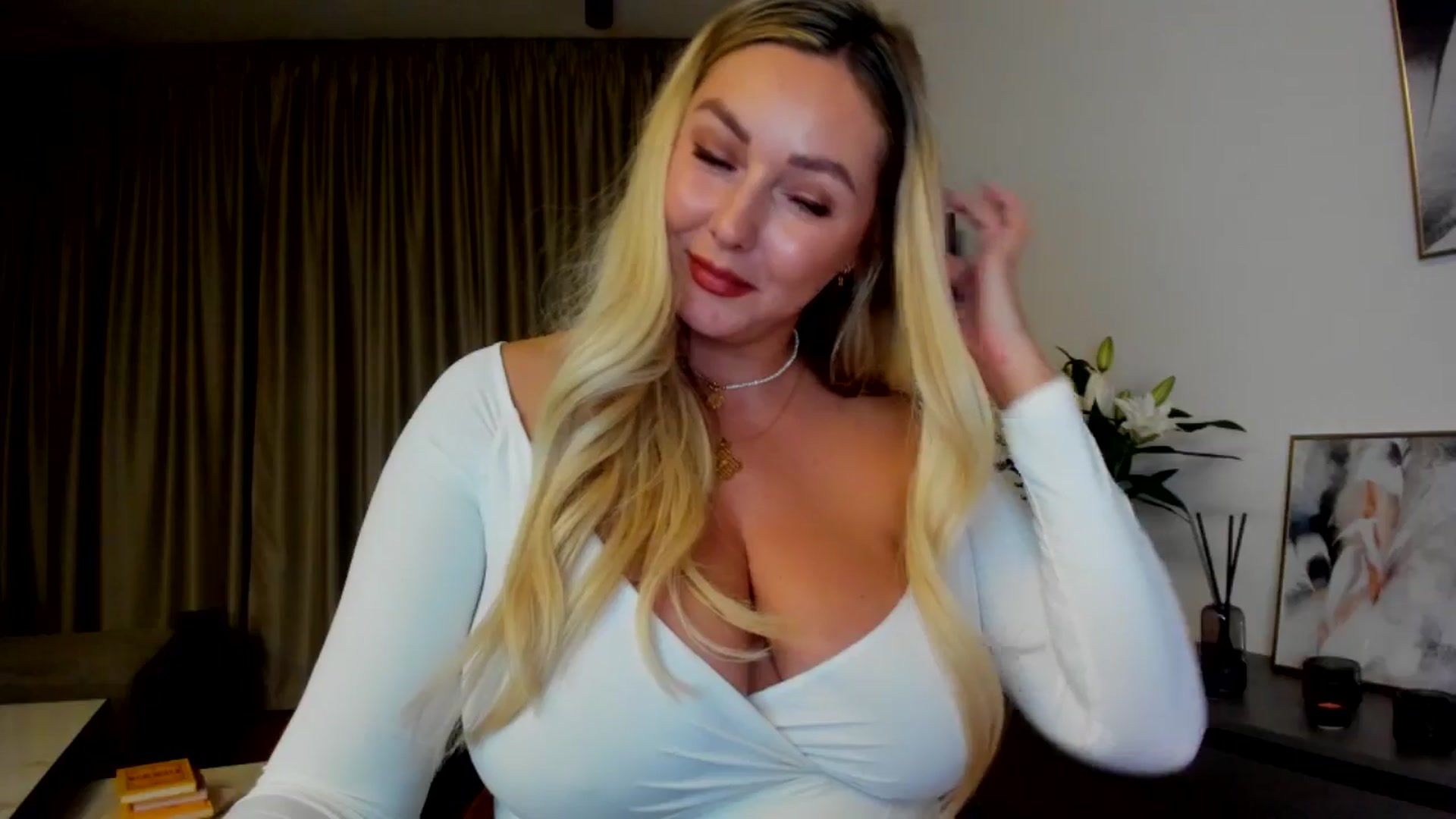 Gallery image thumbnail from Mi_Ha's myfreecams stream on, 07/13/2025, 21:24 image 9 of 20
