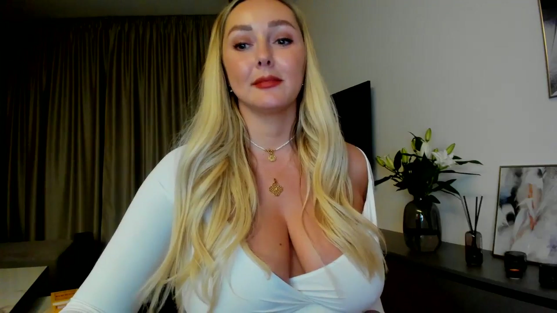 Gallery image thumbnail from Mi_Ha's myfreecams stream on, 07/13/2025, 21:24 image 7 of 20