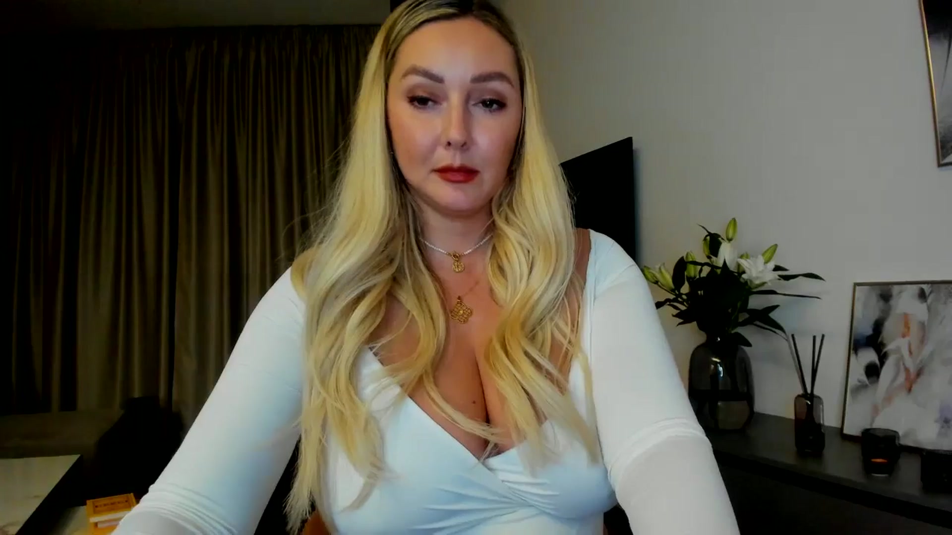 Gallery image thumbnail from Mi_Ha's myfreecams stream on, 07/13/2025, 21:24 image 6 of 20