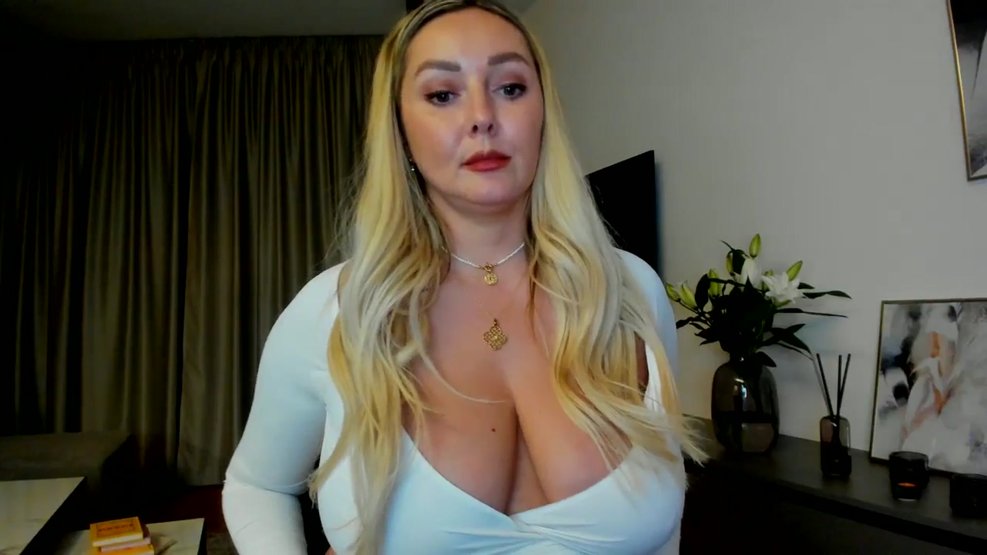 Gallery image thumbnail from Mi_Ha's myfreecams stream on, 07/13/2025, 21:24 image 13 of 20