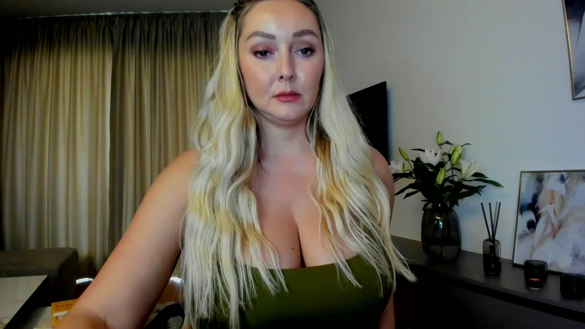 Gallery image thumbnail from Mi_Ha's myfreecams stream on, 07/14/2025, 14:53 image 12 of 20