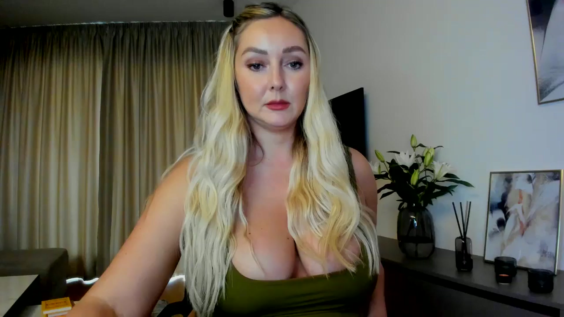 Gallery image thumbnail from Mi_Ha's myfreecams stream on, 07/14/2025, 14:53 image 1 of 20